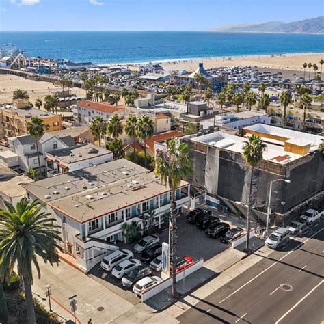 Best Budget Hotels in Santa Monica .